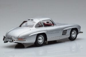 Mercedes 300 SL W198 Gullwing Norev 1:18 183850 Metal - imagem 3 de 8