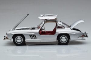 Mercedes 300 SL W198 Gullwing Norev 1:18 183850 Metal - imagem 4 de 8