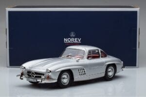 Mercedes 300 SL W198 Gullwing Norev 1:18 183850 Metal - imagem 8 de 8