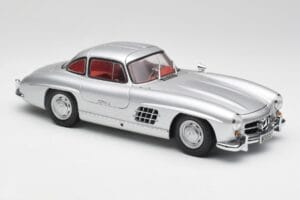 Mercedes 300 SL W198 Gullwing Prata Minichamps 1:18 180039000 Metal - imagem 6 de 8
