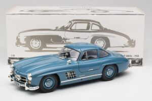 Mercedes 300 SL W198 Azul Claro Minichamps 1:18 180039007 Metal - imagem 8 de 8
