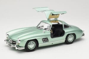Mercedes 300 SL W198 Gullwing Light Green Metallic Minichamps 1:18 110037221 Metal - imagem 2 de 8