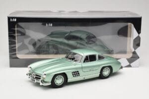 Mercedes 300 SL W198 Gullwing Light Green Metallic Minichamps 1:18 110037221 Metal - imagem 8 de 8