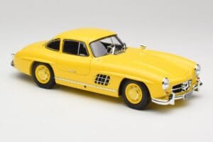 Mercedes 300 SL W198 Amarelo Claro Minichamps 1:18 180039009 Metal - imagem 6 de 8