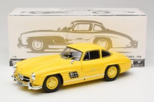 Mercedes 300 SL W198 Amarelo Claro Minichamps 1:18 180039009 Metal - imagem 8 de 8
