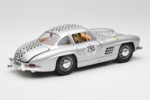 Mercedes 300 SL W198 #295 1954 Bburago 1:18 32813 Metal - imagem 3 de 8