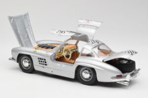 Mercedes 300 SL W198 #295 1954 Bburago 1:18 32813 Metal - imagem 5 de 8