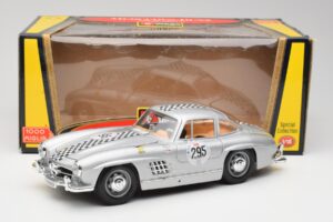 Mercedes 300 SL W198 #295 1954 Bburago 1:18 32813 Metal - imagem 8 de 8