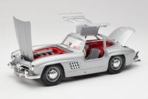 Mercedes 300 SL W198 Gullwing Silver Cinzento Bburago 1:18 3513 Metal - imagem 2 de 8