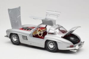 Mercedes 300 SL W198 Gullwing Silver Cinzento Bburago 1:18 3513 Metal - imagem 4 de 8