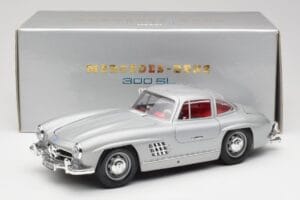 Mercedes 300 SL W198 Gullwing Silver Cinzento Bburago 1:18 3513 Metal - imagem 8 de 8