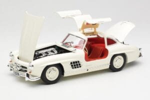 Mercedes 300 SL W198 Branco Minichamps 1:18 180039006 Metal - imagem 2 de 8