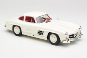 Mercedes 300 SL W198 Branco Minichamps 1:18 180039006 Metal - imagem 6 de 8