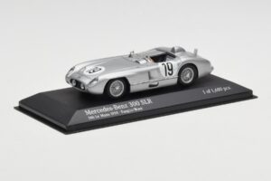 Mercedes 300 SLR #19 P. Levegh / J. Fitch 24 Hours of Le Mans 1955 Minichamps 1:43 432553000 Metal - imagem 2 de 4