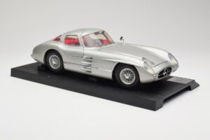 Mercedes 300 SLR Prata Revell 1:12 08851 Metal - imagem 6 de 8