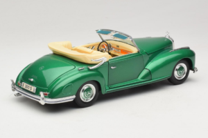 Mercedes 300S Cabriolet Green Metallic Maisto 1:18 52116 Metal - imagem 3 de 7