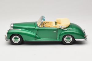 Mercedes 300S Cabriolet Green Metallic Maisto 1:18 52116 Metal - imagem 4 de 7