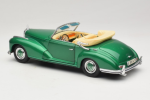 Mercedes 300S Cabriolet Green Metallic Maisto 1:18 52116 Metal - imagem 6 de 7