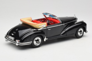 Mercedes 300S W188 Roadster Preto Welly 1:18 801-3271398 Metal - imagem 3 de 8