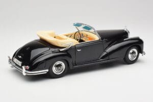 Mercedes 300SC W188 Obsidian Preto Maisto 1:18 806B Metal - imagem 3 de 8