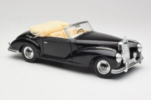 Mercedes 300SC W188 Obsidian Preto Maisto 1:18 806B Metal - imagem 6 de 8