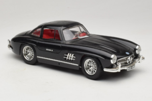 Mercedes 300SL Preto Bburago 1:18 3015-M3 Metal - imagem 6 de 8