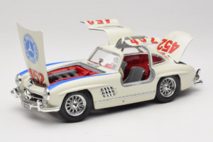 Mercedes 300SL #452 Mille Miglia 1955 Branco Bburago 1:18 3015-M2 Metal - imagem 2 de 8