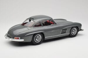 Mercedes 300SL W198 Gullwing Graphite Grey Norev 1:12 123852 Metal - imagem 2 de 6
