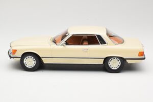Mercedes 350 SLC C107 Branco Cult Models 1:18 CML049-1 Metal - imagem 3 de 6