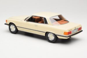 Mercedes 350 SLC C107 Branco Cult Models 1:18 CML049-1 Metal - imagem 5 de 6