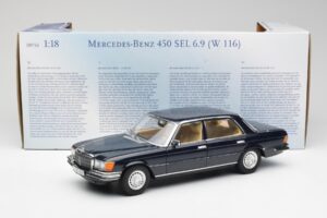 Mercedes 450 SEL 6.9 W116 Azul Escuro Revell 1:18 8956 Metal - imagem 8 de 8
