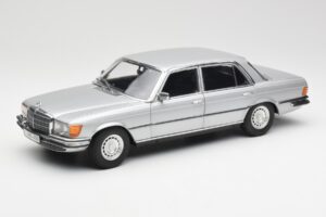 Mercedes 450 SEL 6.9 W116 Prata Revell 1:18 8955 Metal