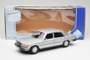 Mercedes 450 SEL 6.9 W116 Prata Revell 1:18 8955 Metal - imagem 8 de 8