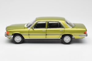 Mercedes 450 SEL W116 Citrus Verde Edição Dealer Norev 1:18 B66040683 Metal - imagem 4 de 8