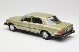 Mercedes 450 SEL W116 J.R. Ewing Dallas Verde Prateado Norev 1:18 183975 Metal - imagem 6 de 8