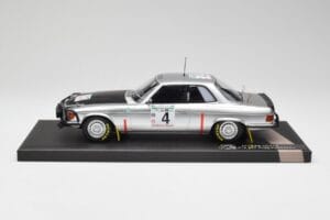 Mercedes 450 SLC 5.0 C107 #4 B. Waldegard / H. Thorszelius Rally Bandama 1979 Minichamps 1:18 107793204 Resina - imagem 3 de 6