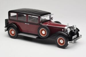 Mercedes 460 Nurburg W08 Preto MCG 1:18 MCG18364 Metal - imagem 4 de 6
