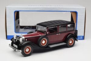 Mercedes 460 Nurburg W08 Preto MCG 1:18 MCG18364 Metal - imagem 6 de 6
