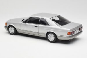 Mercedes 500 SEC C126 Prata AUTOart 1:18 76212 Metal - imagem 7 de 8