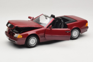 Mercedes 500 SL R129 Vermelho Escuro Revell 1:18 8801 Metal - imagem 2 de 8