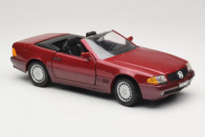 Mercedes 500 SL R129 Vermelho Escuro Revell 1:18 8801 Metal - imagem 6 de 8