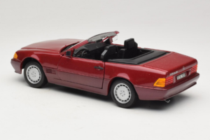 Mercedes 500 SL R129 Vermelho Escuro Revell 1:18 8801 Metal - imagem 7 de 8