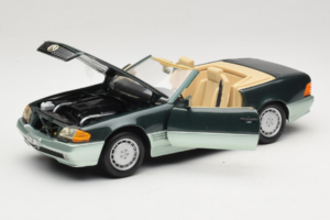 Mercedes 500 SL R129 Verde Prata Revell 1:18 8802 Metal - imagem 2 de 8