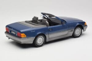 Mercedes SL 500 R129 Nautic Blue Metallic Revell 1:18 8081 Metal - imagem 3 de 8