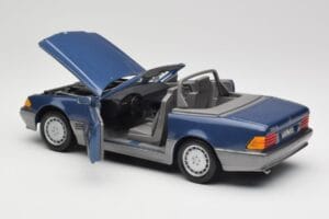 Mercedes SL 500 R129 Nautic Blue Metallic Revell 1:18 8081 Metal - imagem 5 de 8