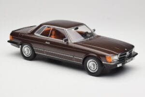 Mercedes 500 SLC C107 Beige Metallic KK-Scale 1:18 KKDC180851 Metal - imagem 4 de 6
