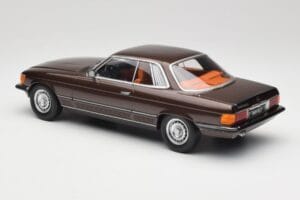 Mercedes 500 SLC C107 Beige Metallic KK-Scale 1:18 KKDC180851 Metal - imagem 5 de 6