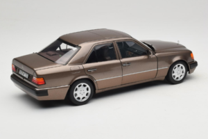Mercedes 500E W124 Impala Metallic Norev 1:18 183954 Metal - imagem 3 de 8