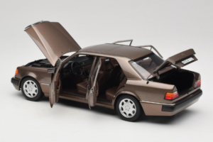 Mercedes 500E W124 Impala Metallic Norev 1:18 183954 Metal - imagem 5 de 8