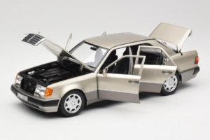Mercedes 500E W124 Smoke Silver Edição Concessionário Norev 1:18 B66040724 Metal - imagem 2 de 8